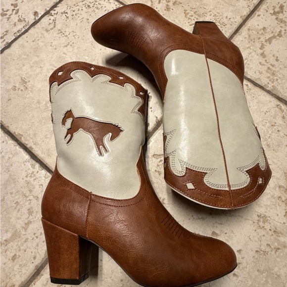 Vintage inspired Vegan Western Cowgirl Boots Brown & Cream - Retro Rodeo Style - Picture 3 of 13